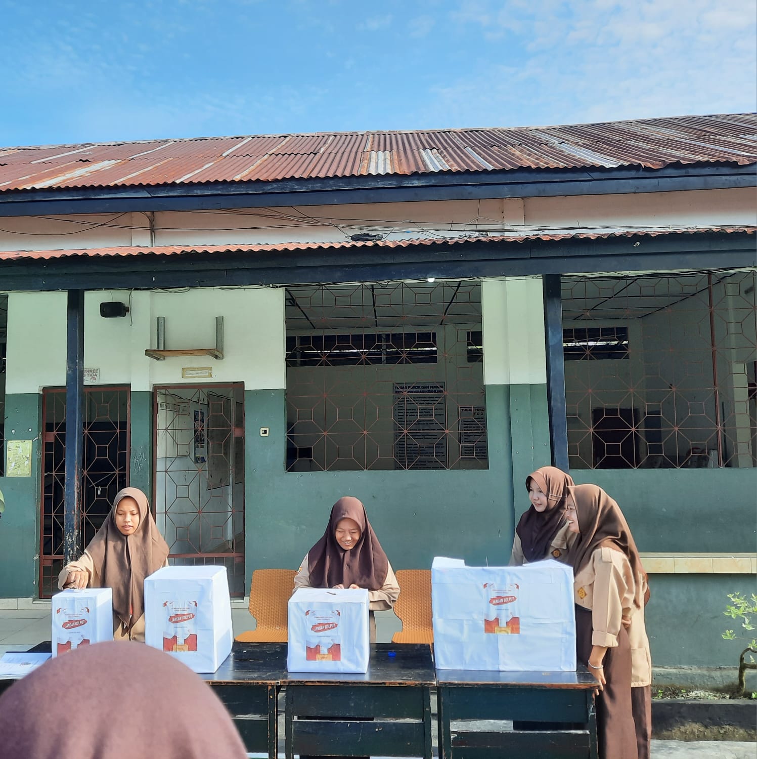 PEMILIHAN KETUA DAN WAKIL KETUA OSIS SMK LINGUA PRIMA TH. 2024/2025