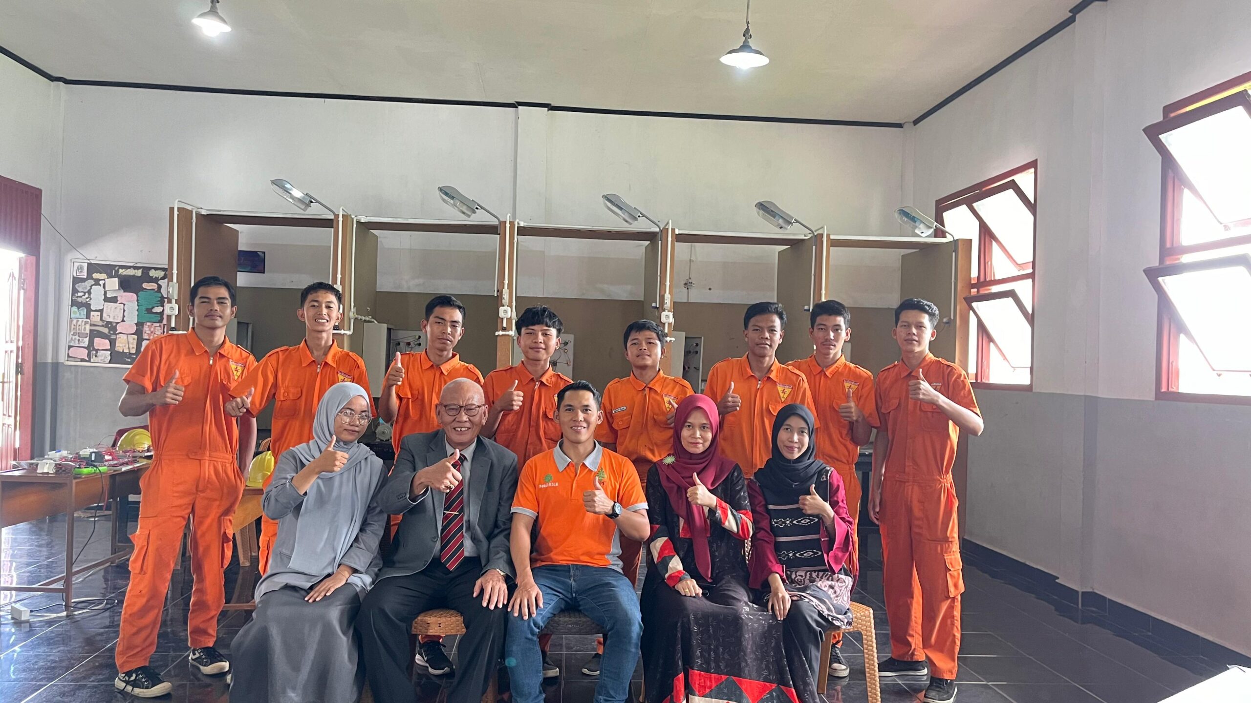Uji Kompetensi Keahlian Jurusan Teknik Instalasi Tenaga Listrik (TITL) Th.2025 Uji Kompetensi Keahlian Jurusan Teknik Instalasi Tenaga Listrik (TITL) Th.2025