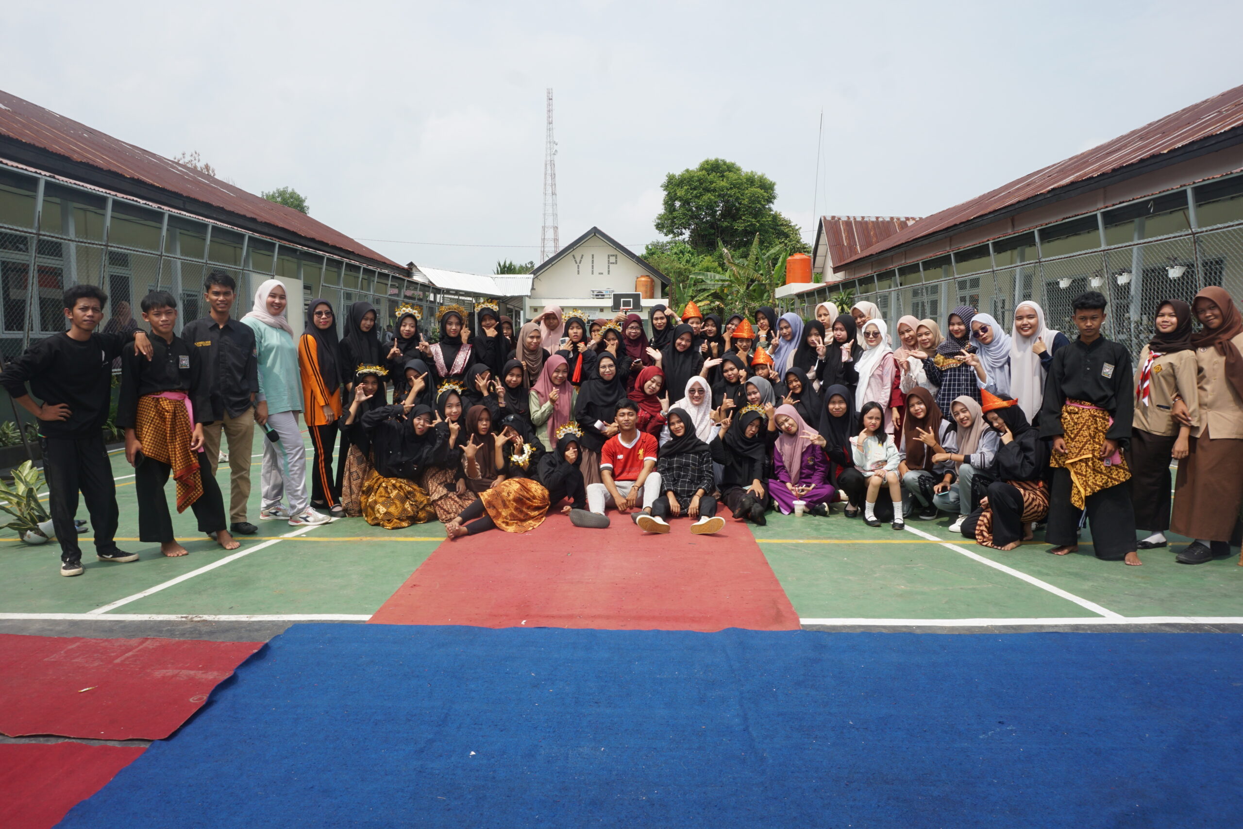 Festival Satu Panggung Seribu Bakat SMP & SMK Lingua Prima